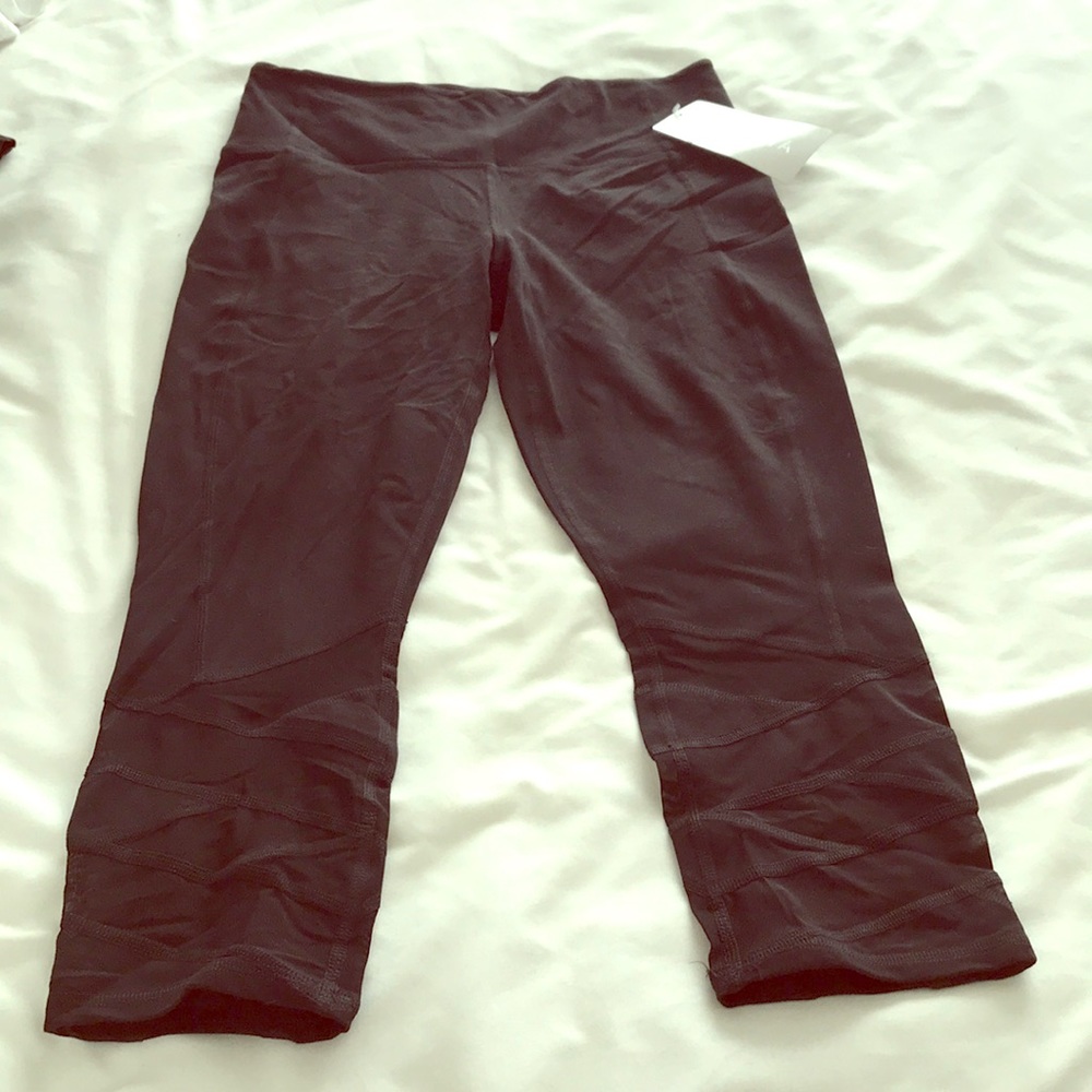 Athlete Mantra Capri with mesh at ankle